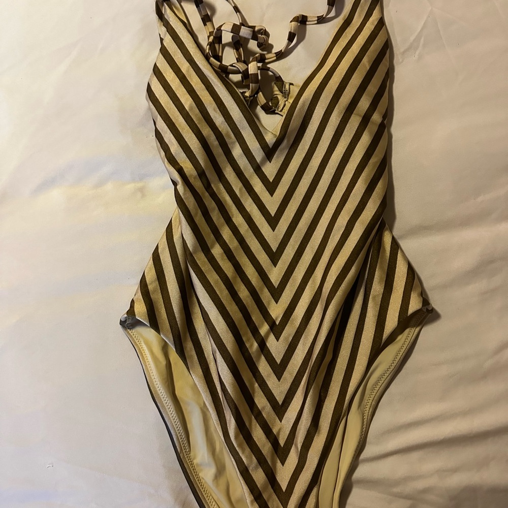 Tigerlily Verena Elle One Piece BNWT